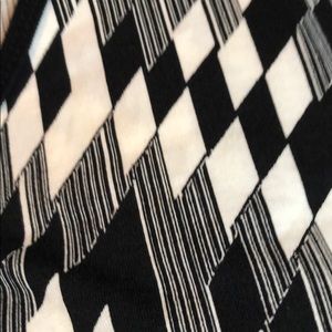 LuLaRoe Tops - Lularoe nwt xl Lynnae LuLaRoe Tops - Lularoe nwt xl Lynnae